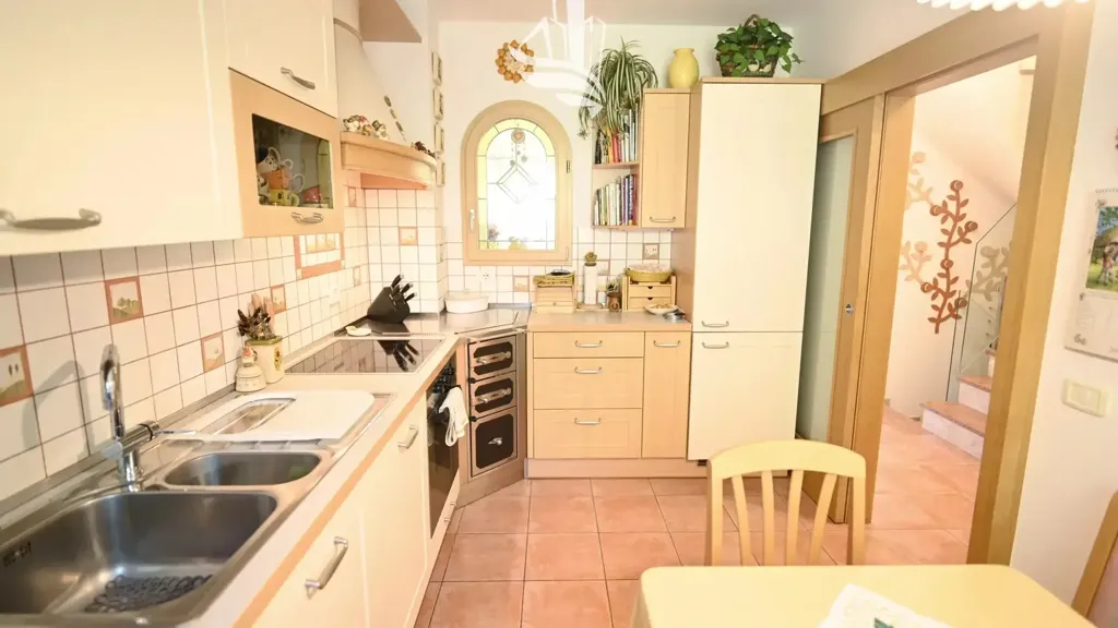Cuisine - Villa with Garden in Cortaccia