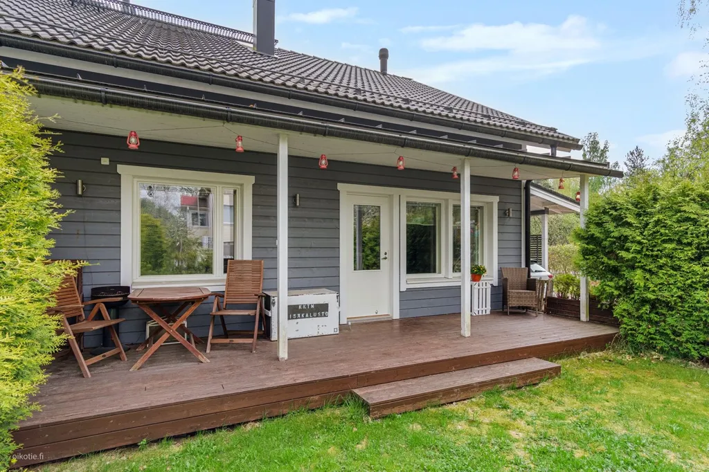 Terrace - Modernised Detached House with Sauna in Hämeenlinna