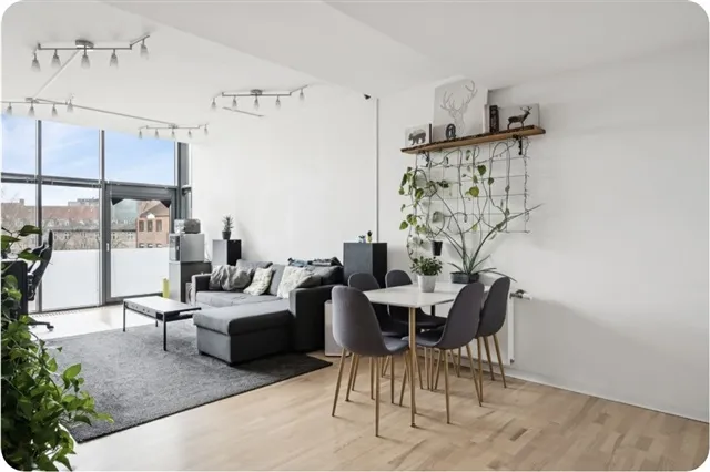 Living Room - Spacious 2-Bedroom Apartment in Central Bagsværd