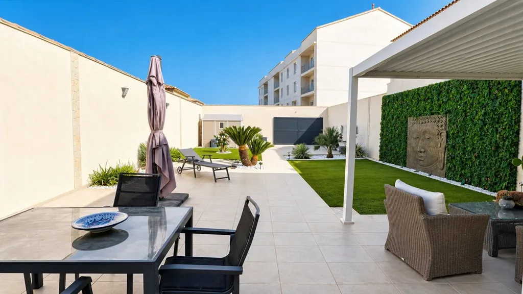Terrasse - Maison de Ville avec Véranda à Miramas