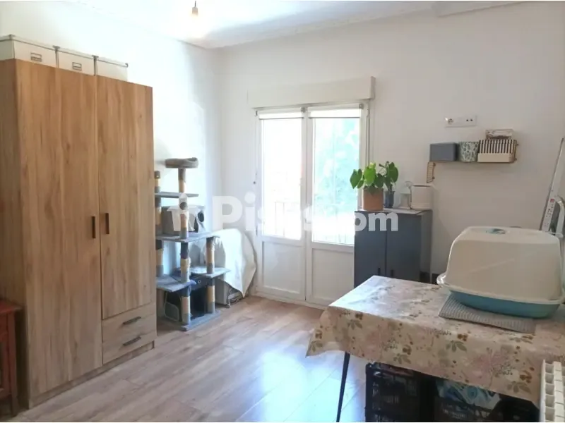 Bureau - Modernised Flat with East-West Orientation in Barreda