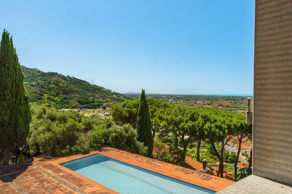 Bassein - Villa with Pool and Panoramic Views in Forte Dei Marmi