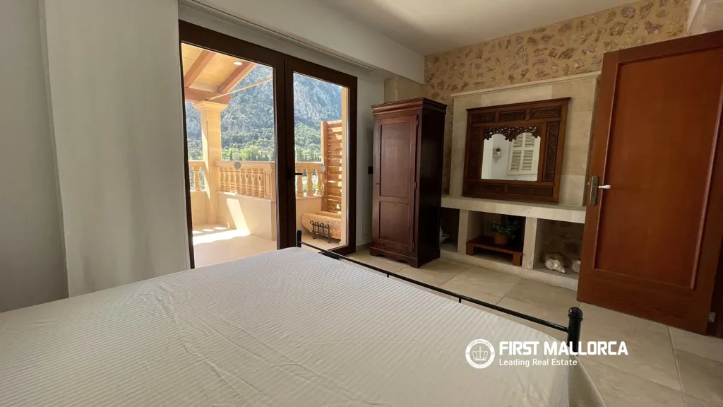 Bedrooms - Furnished Apartment with Mountain View in Pollensa