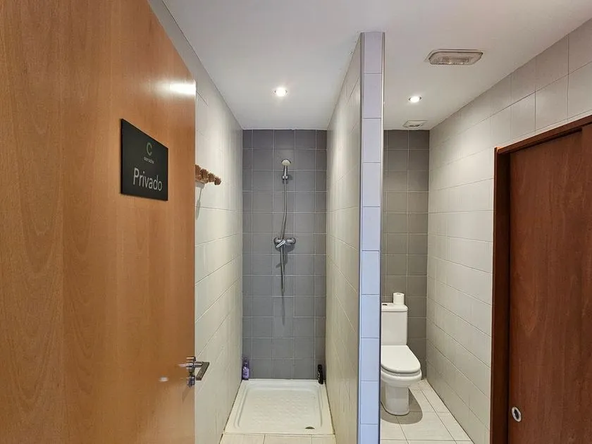 Bathrooms - Hotel with Bar-Restaurant near Corella Centre