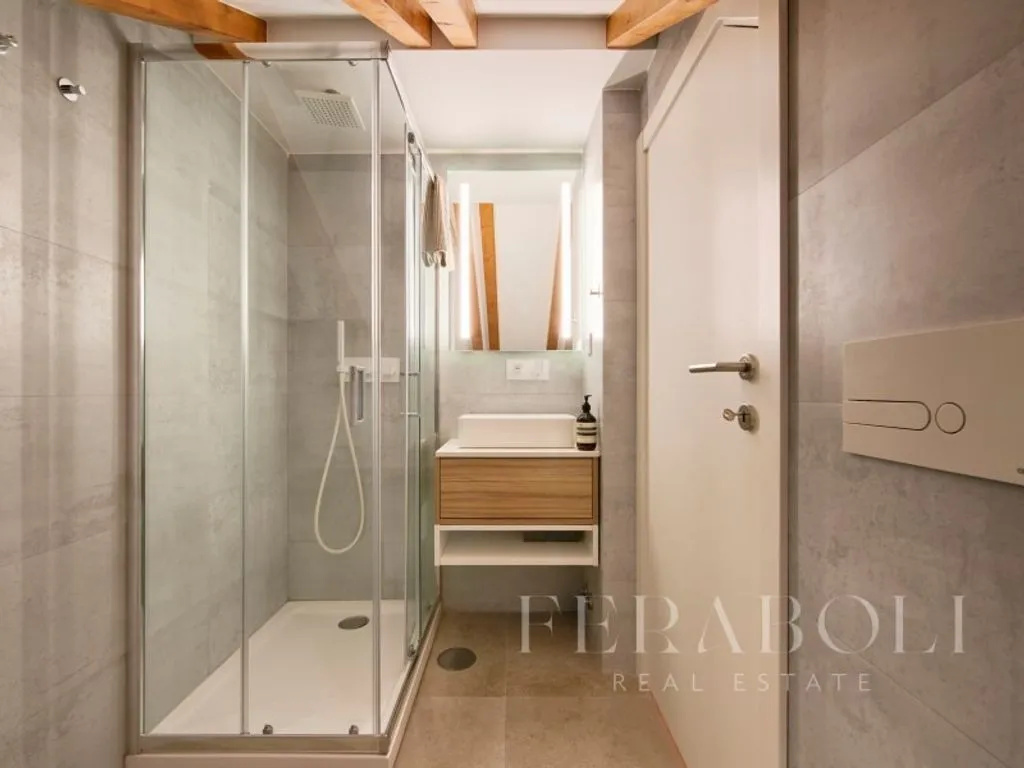 Salles de bain - Luxury Duplex Flat with River View in Lisbon
