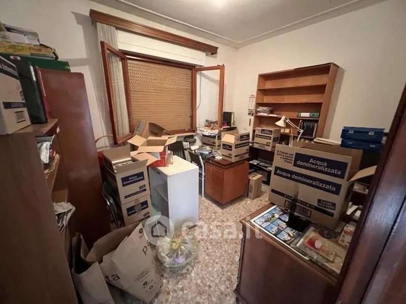 Bureau - Independent Villa with Garden in Cecina