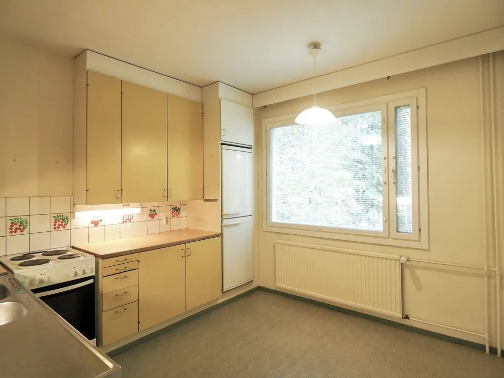 Cucina - Spacious Apartment with Balcony in Turengi