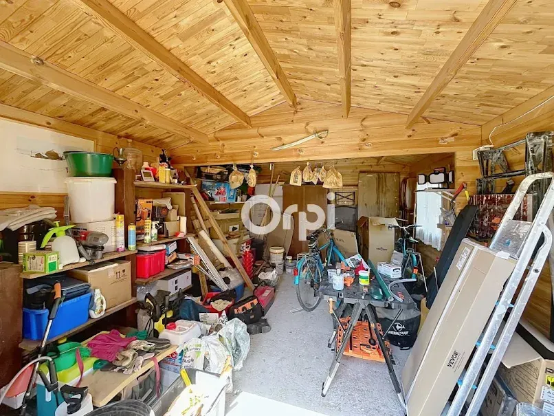 Garage - Renovated House with Garden in Bergerac