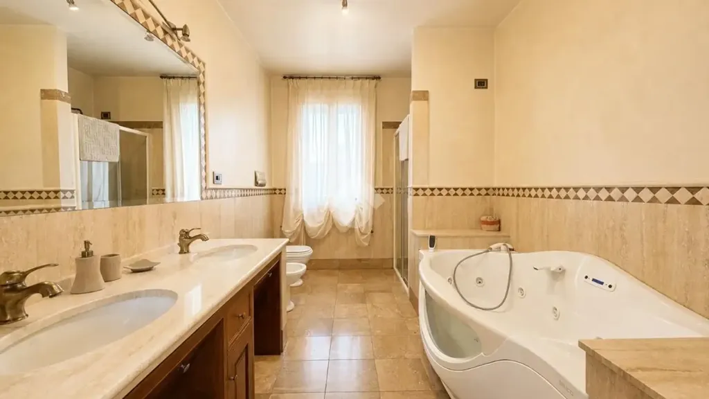 Vannitoad - Contemporary Apartment with Balcony in Chiari