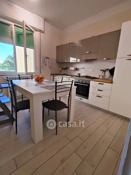 Sala da pranzo - Spacious 4-Room Apartment in Pisa