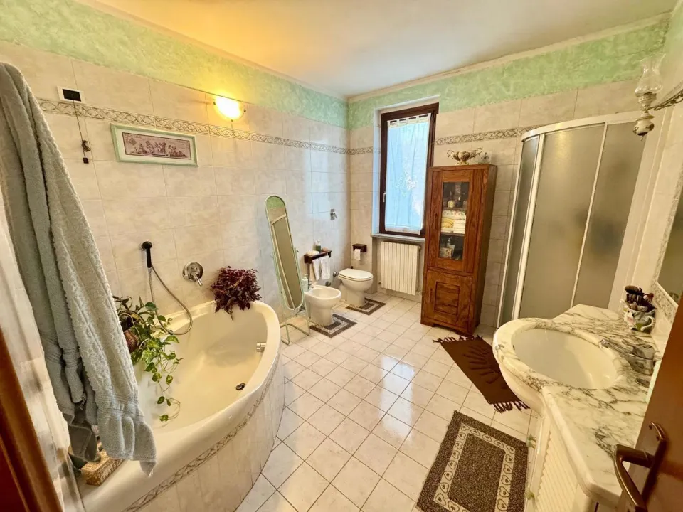 Vannitoad - Three-sided Villa with Garden in Mortara