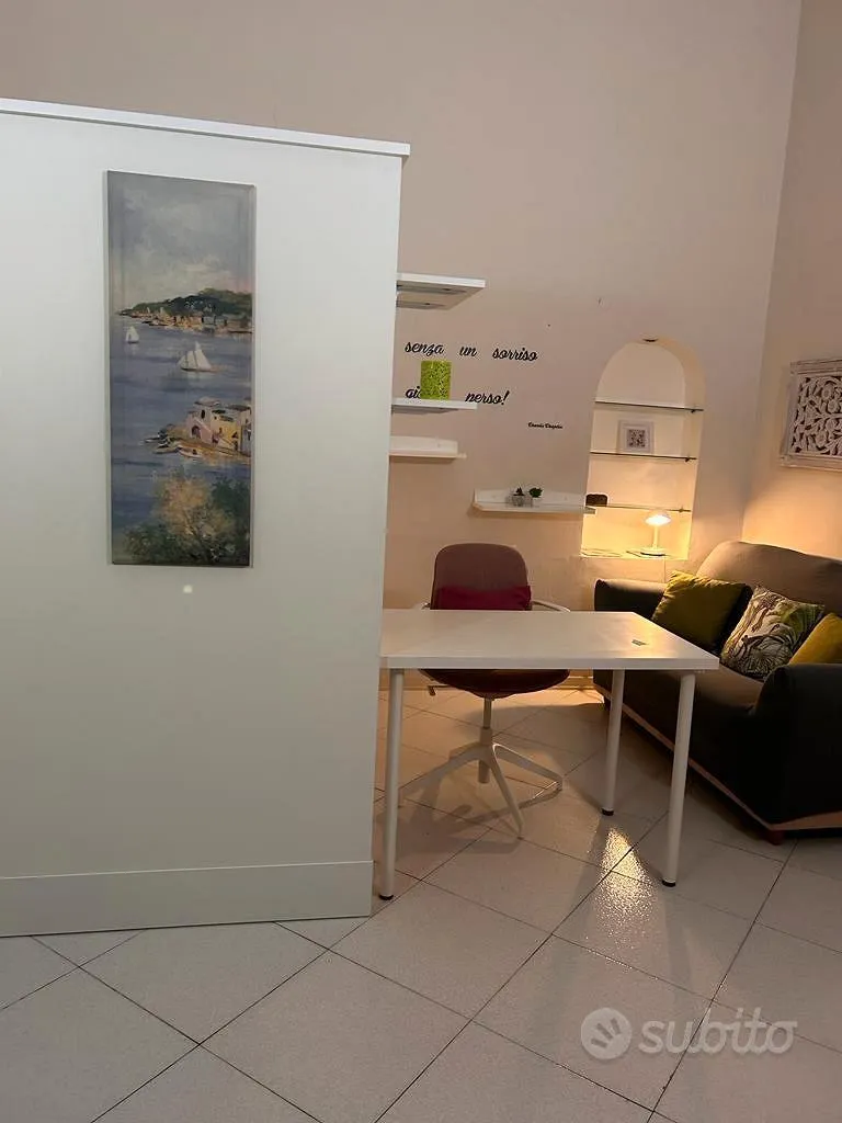 Single Room in Historic Centre, Naples