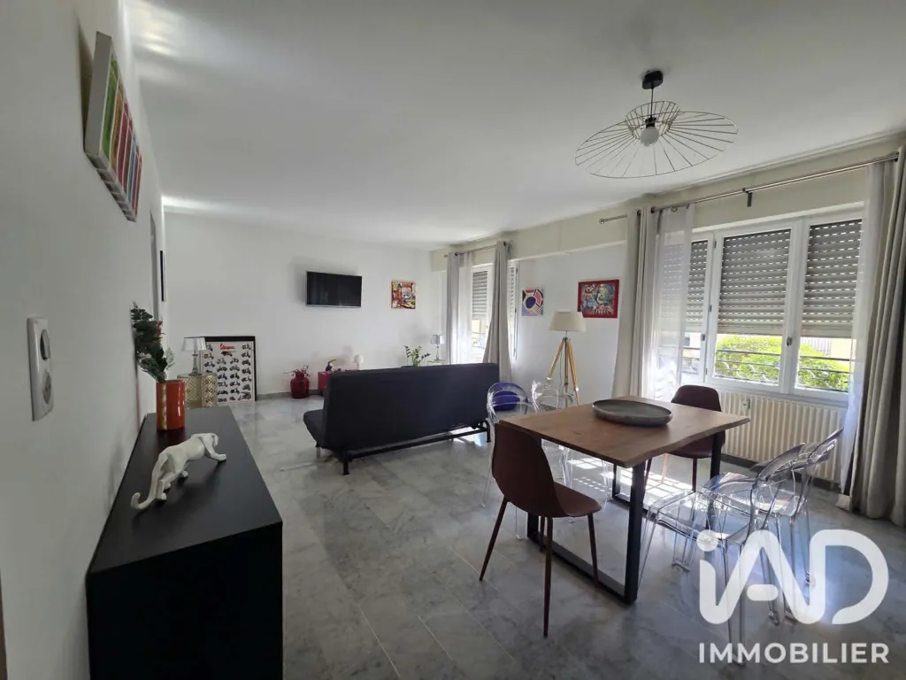 Esszimmer - Family Flat with Parking in Nîmes Centre