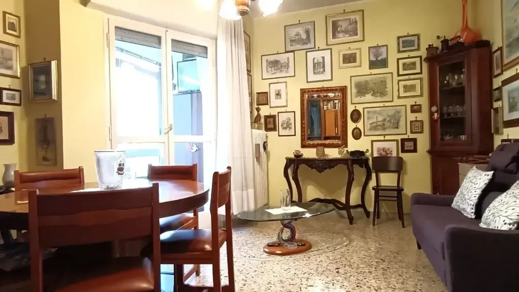 Salle à manger - Apartment with Veranda in Rovigo's Commenda