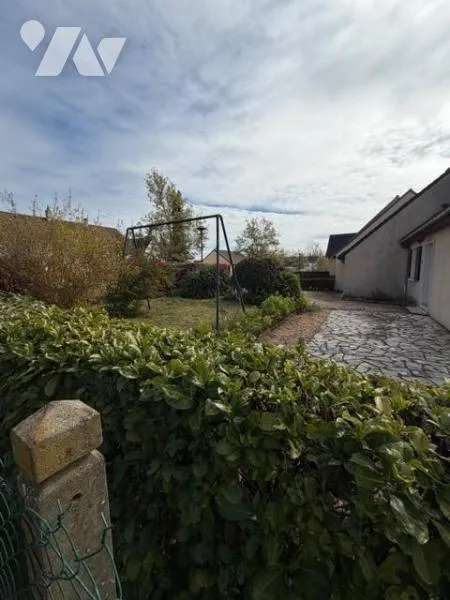 Aed - Detached House with Garden in Changé