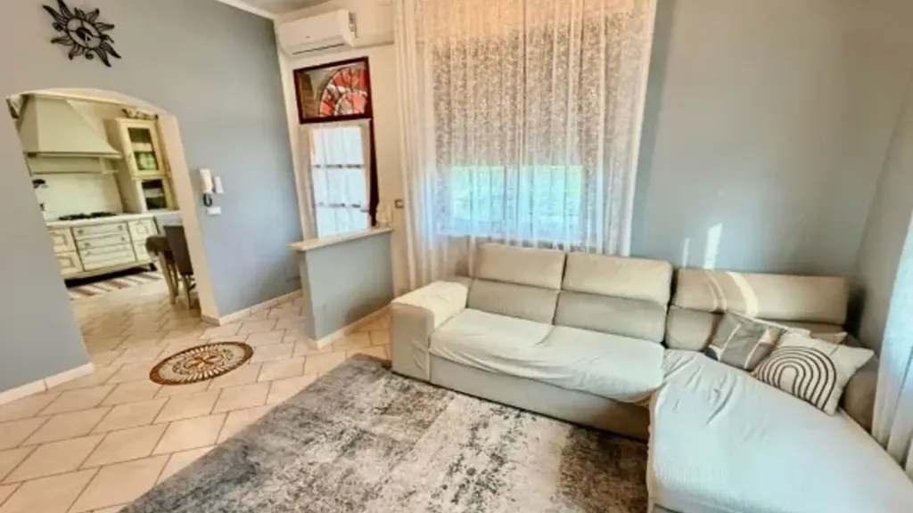 Elutuba - Villa with Garden in Castel San Giovanni