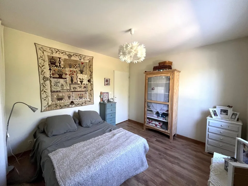Chambres - Villa avec Jardin et Parking à Salornay-sur-Guye