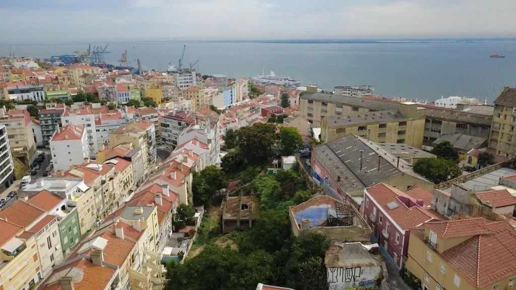 Õhuvaade - Urban Land in Lisbon's Historic Centre