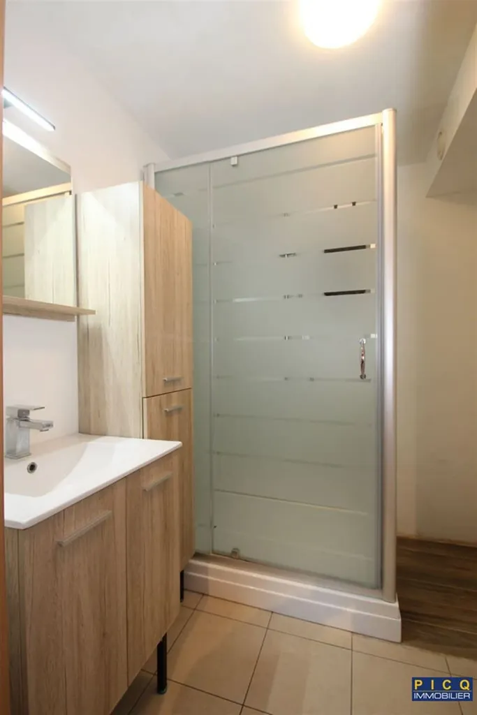 Salles de bain - Appartement Duplex Récemment Construit avec Ascenseur