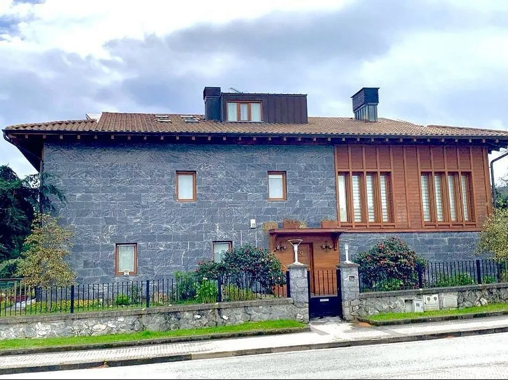 Esterno - Detached Villa with Pool in Olaberria