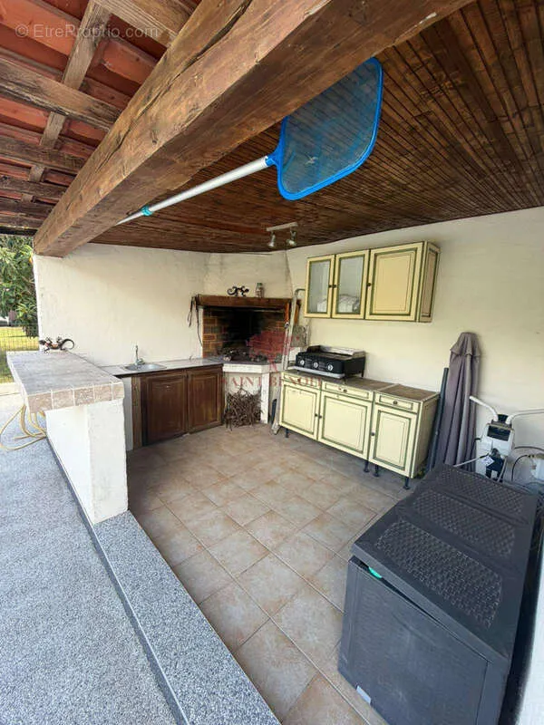 Terrasse - Villa avec Piscine à Gignac