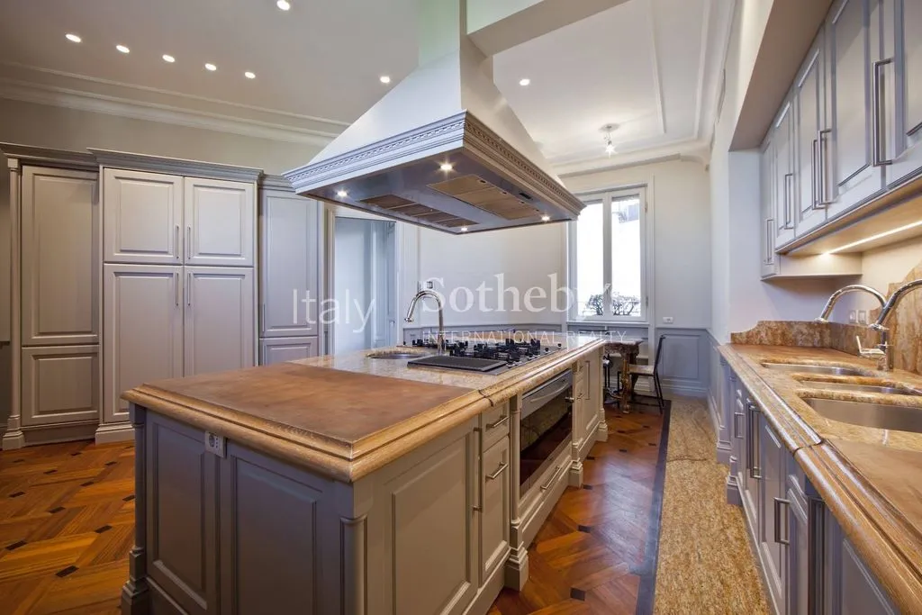 Cucina - Luxury Apartment with Balcony in Milan
