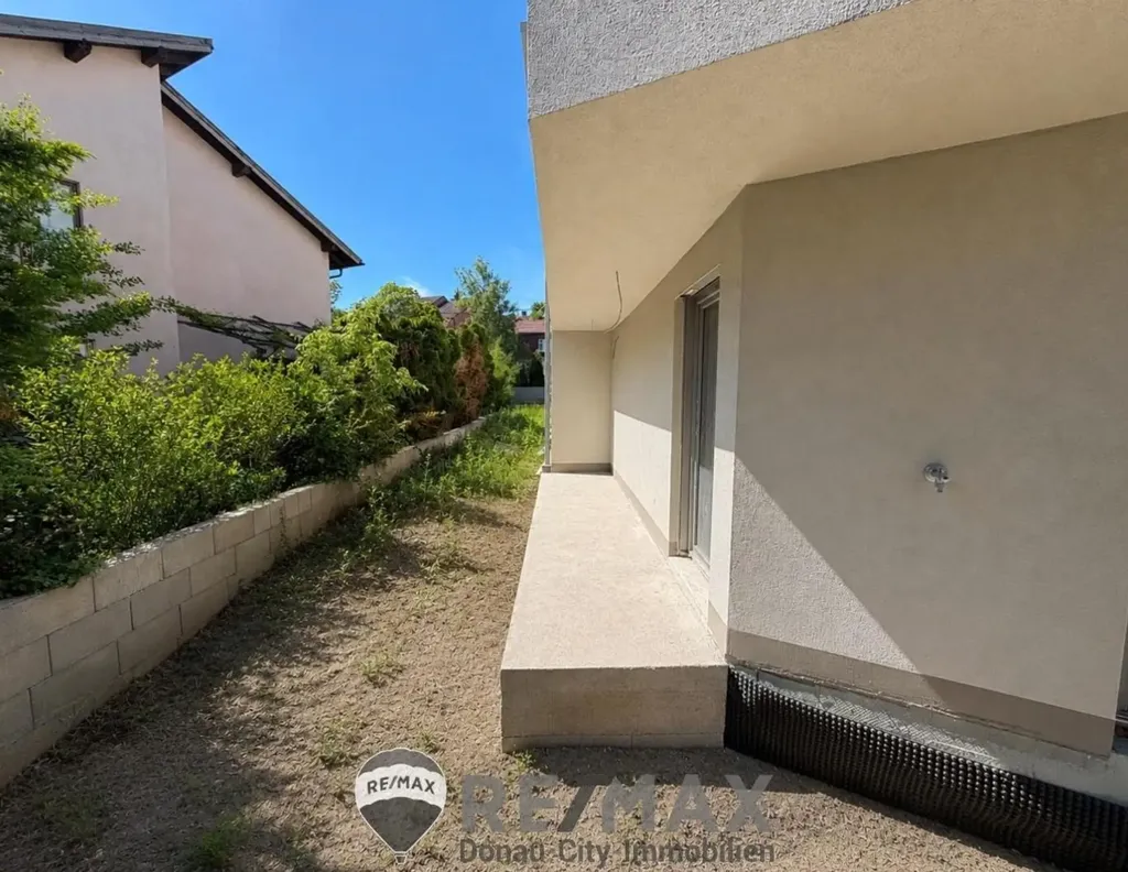 Garden - New Build with Terrace in Urban Area