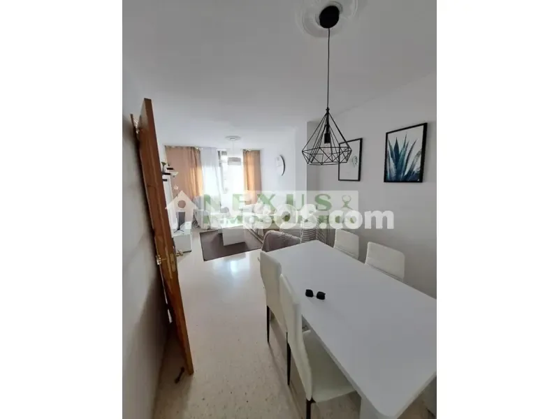 Söögituba - Bright Apartment with Garage in Old Town