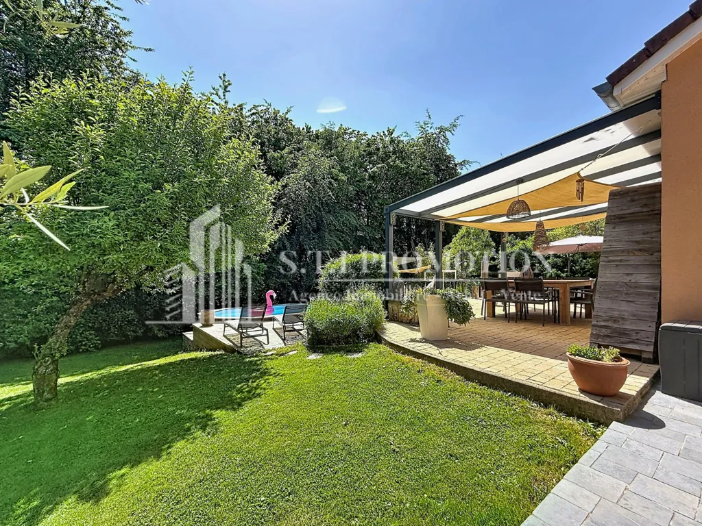 Giardino - House with Pool in Tiercelet