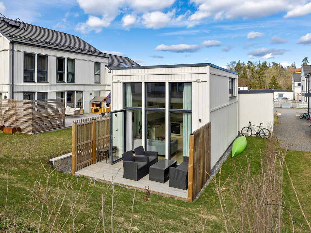 Jardin - Modernised Atelier Flat with Loft in Södervägen