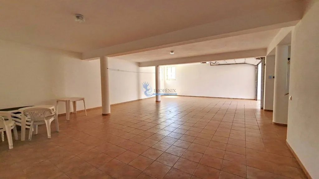 Garage - Luxury Villa with Sea View in Albufeira