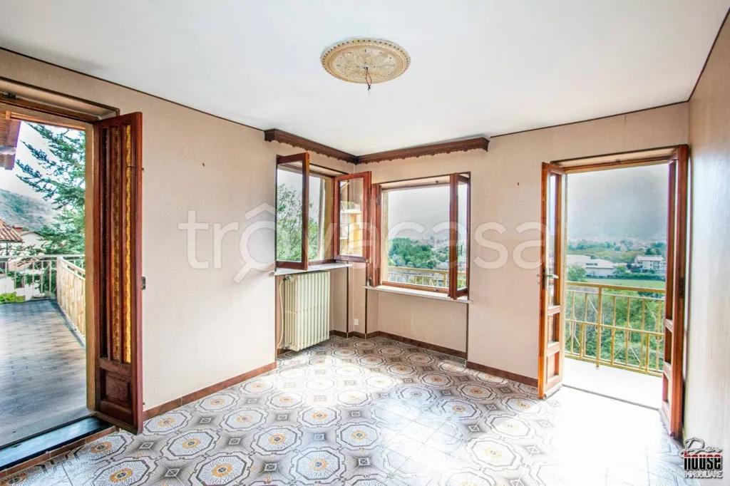 Pièces - Terraced House with Lake View in Caprie