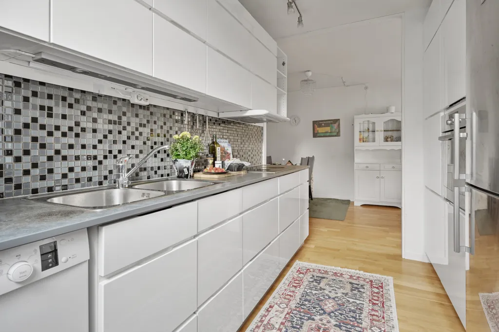 Köök - Apartment with West-Facing Balcony in Central Location