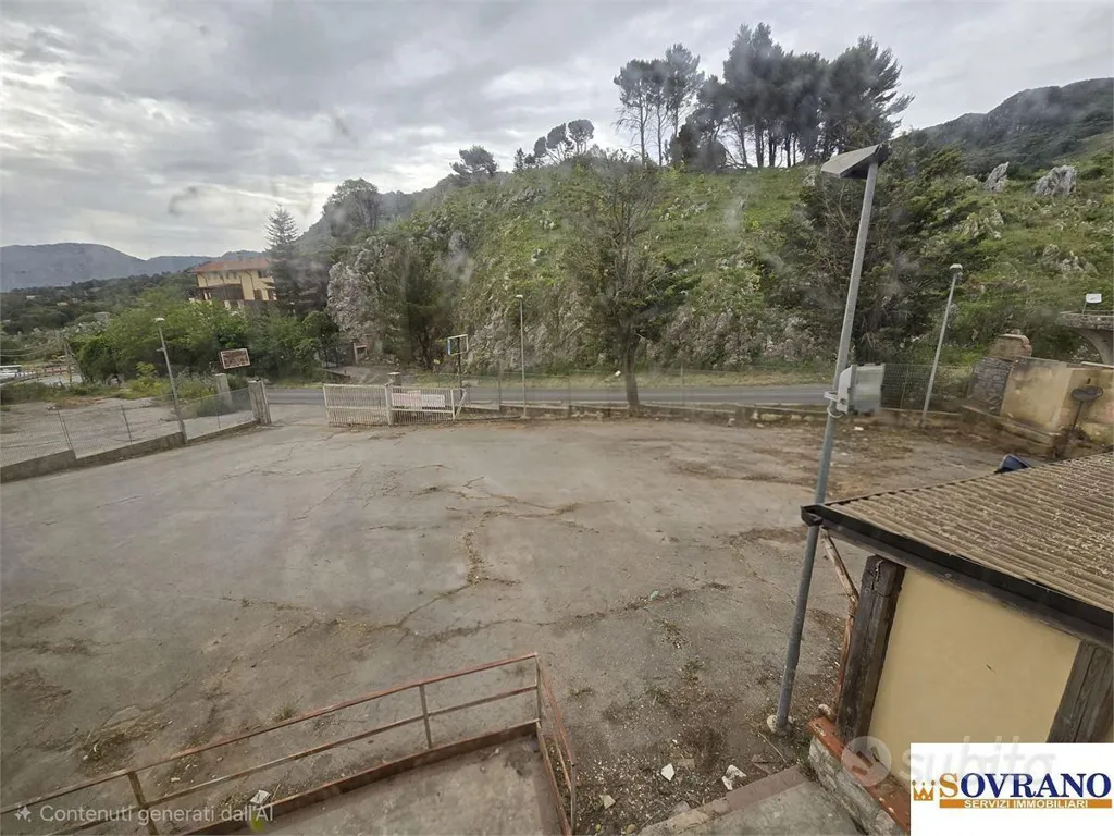 Aed - Commercial Complex with Parking in Monreale