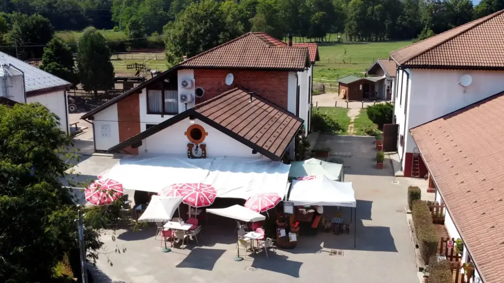 Villa with Equestrian Centre in Ameno