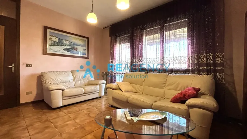 Elutuba - Apartment with Terrace in Creazzo
