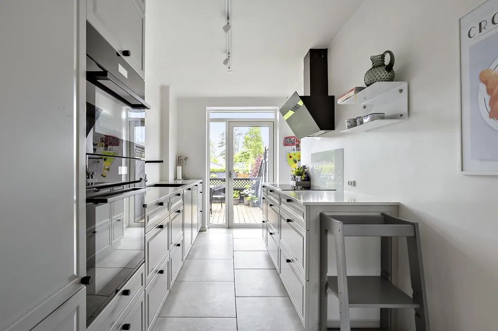 Cuisine - 1930s Villa with Garden in Odense M