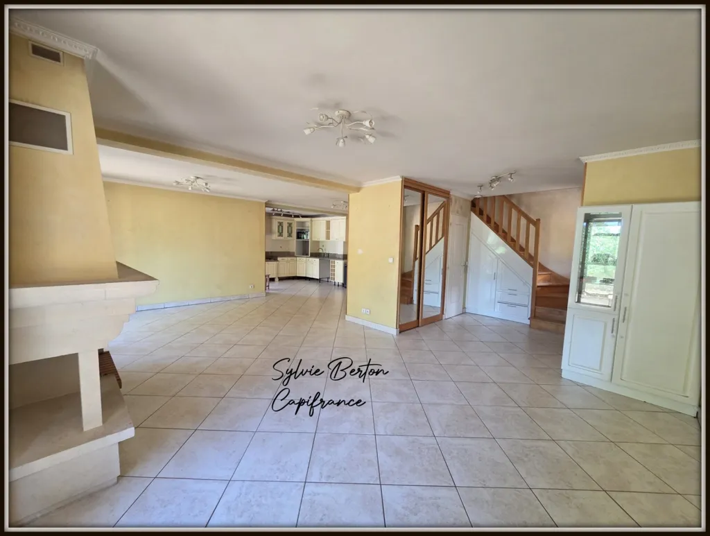Soggiorno - House with Garden and Garage in Sevran