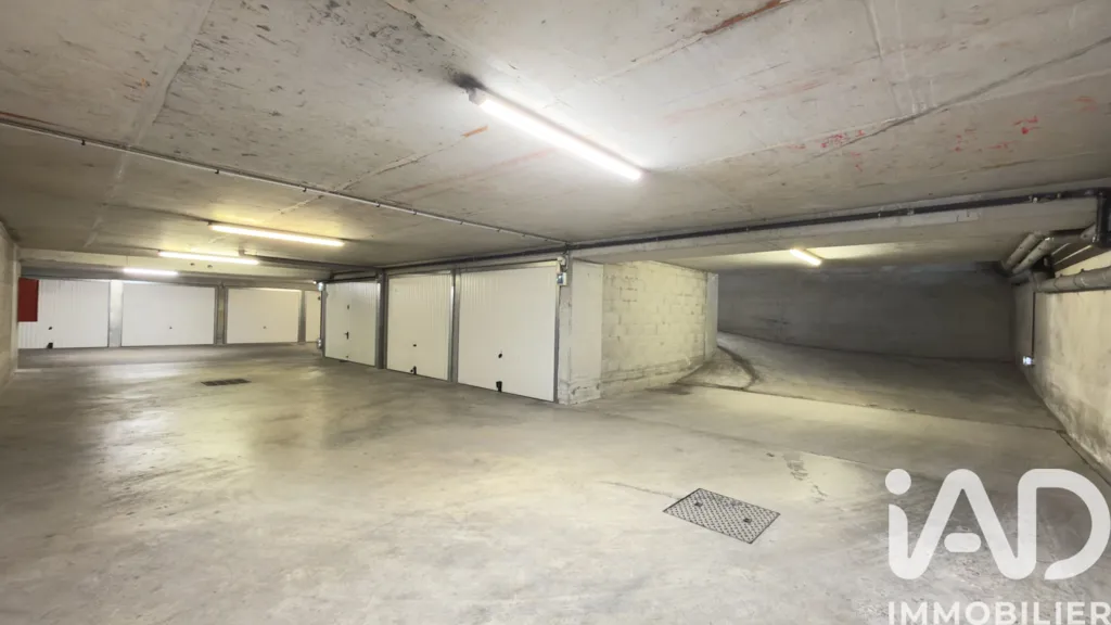Garage - Parking Sécurisé en Résidence à Nice