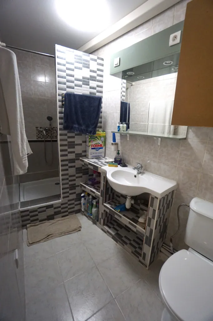 Salles de bain - Pavillon + Appartement Indépendant à Aulnay-sous-Bois