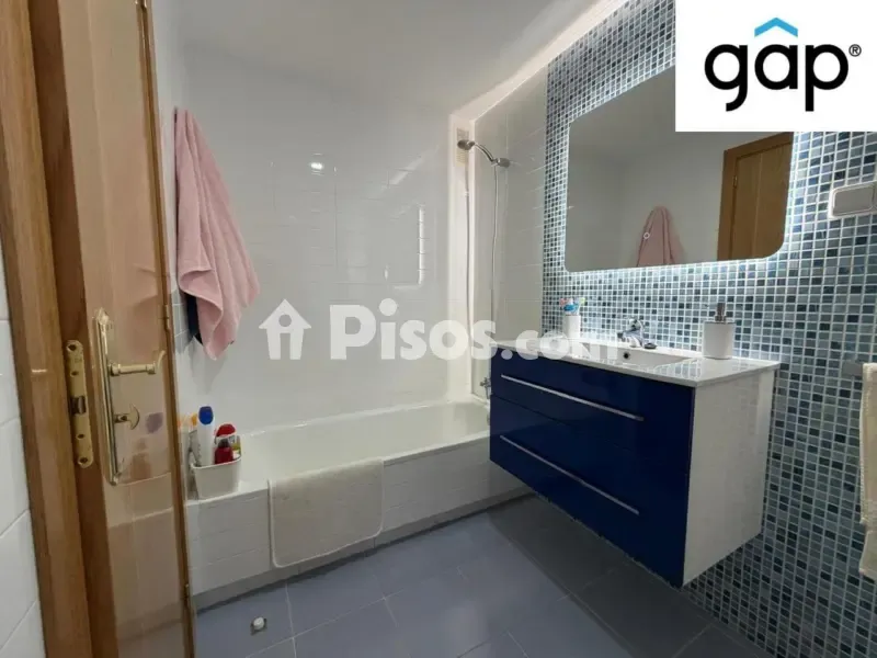 Bagni - Spacious Student Flat with Gym in Calle de las Encinas
