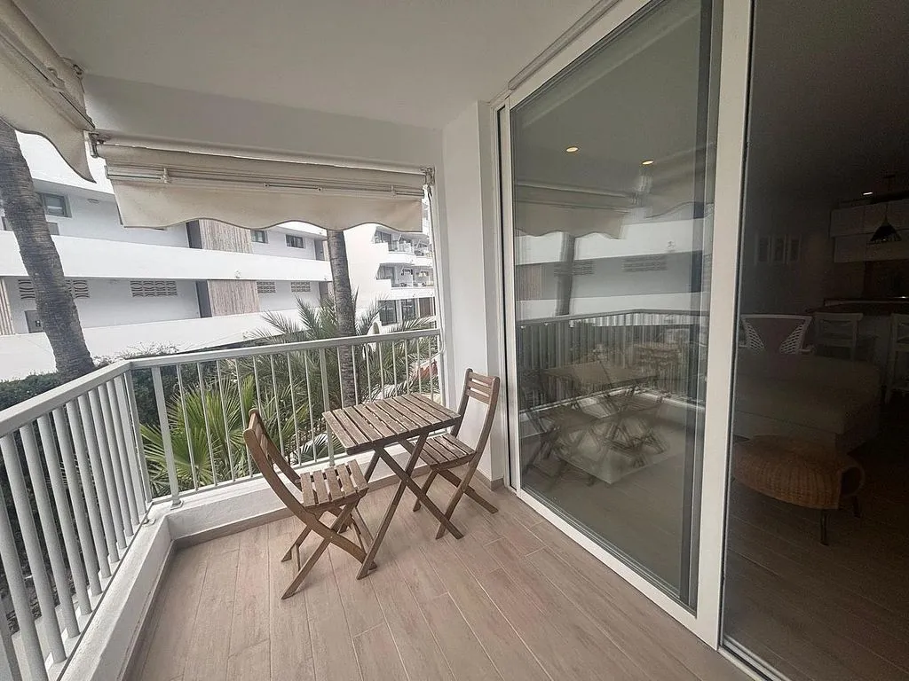 Balcon - Modern Apartment with Sea View in Platja d'En Bossa