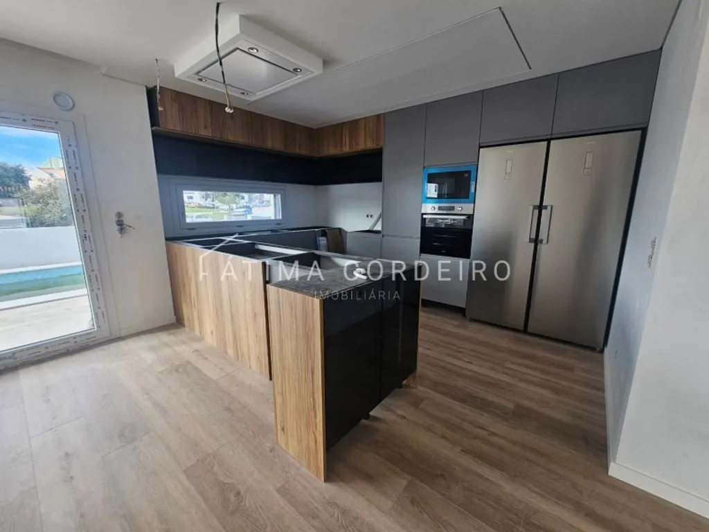 Cuisine - Luxury Detached House with Pool in Charneca de Caparica