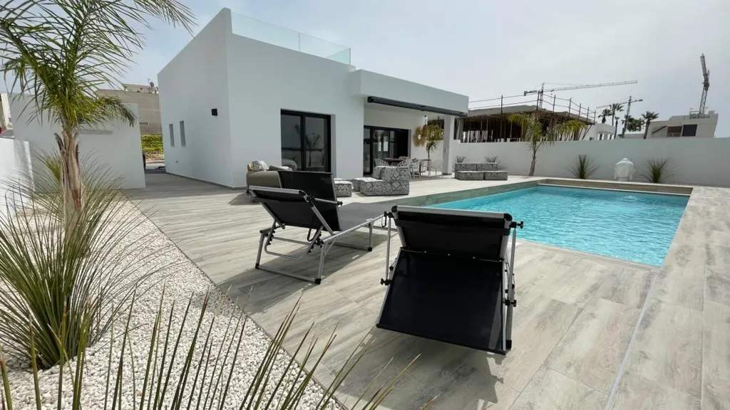 Bassein - New-Build House with Pool in Rafal