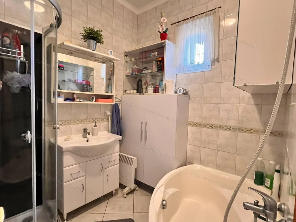 Bagni - Two-Unit Family House in Gödöllő