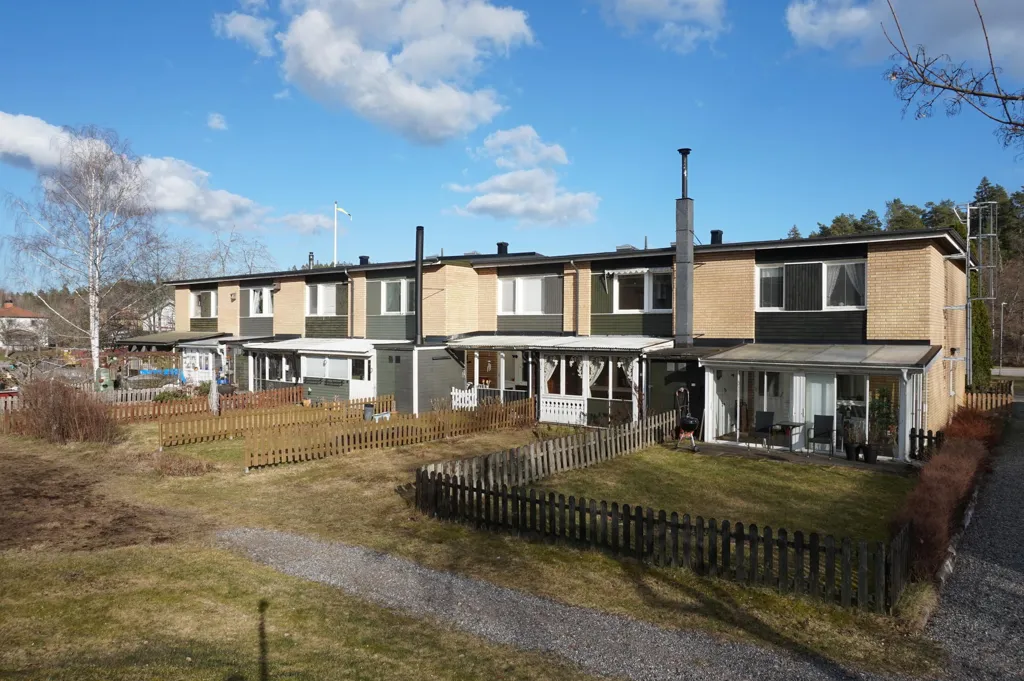 Välivaade - Renovated Flat with Fireplace in Central Location