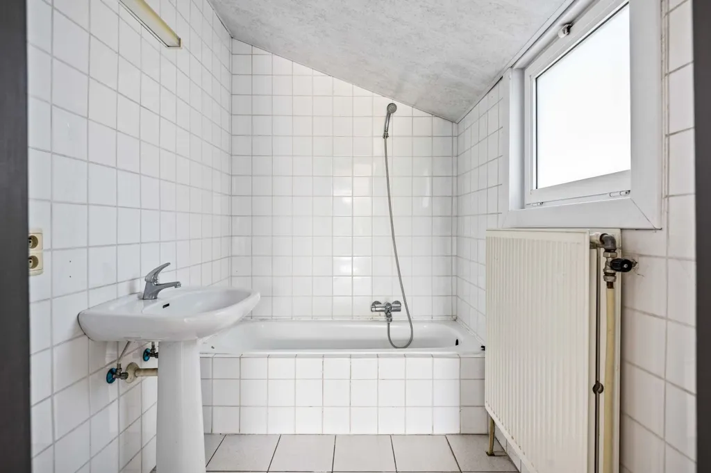 Vannitoad - Open-Plan House with Green View in Vremde