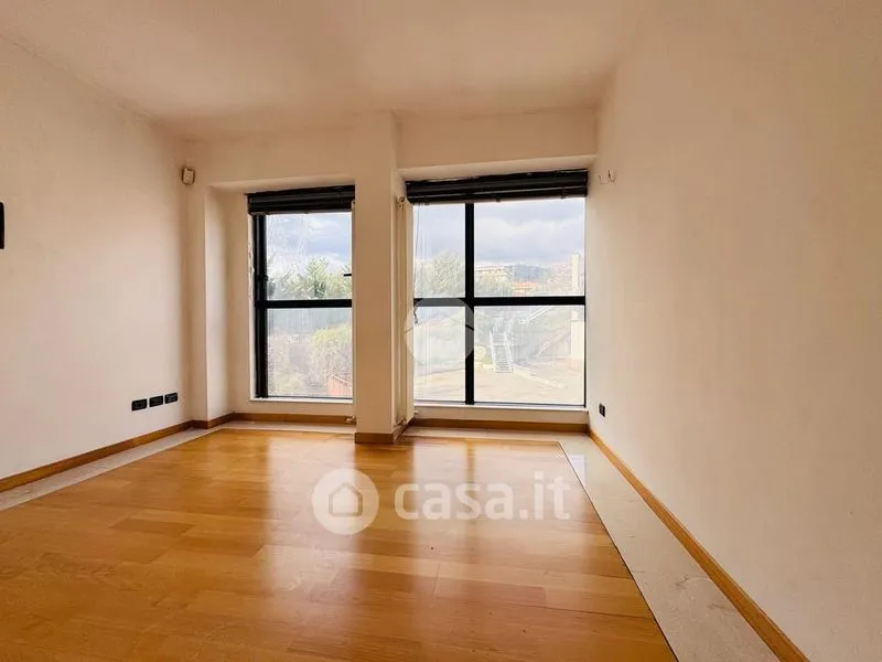 Pièces - Functional Office Space with Lift in L'Aquila