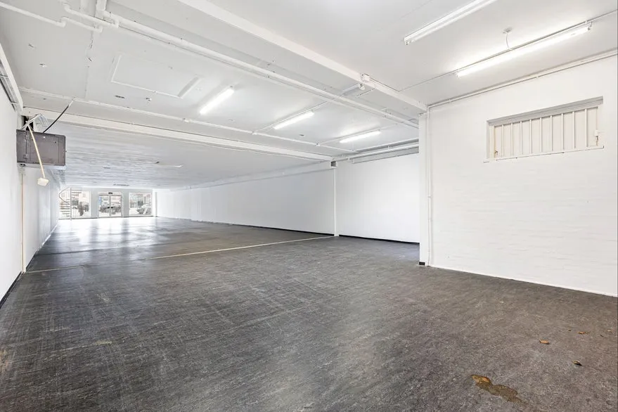 Pièces - Commercial Property with Development Potential in Køge