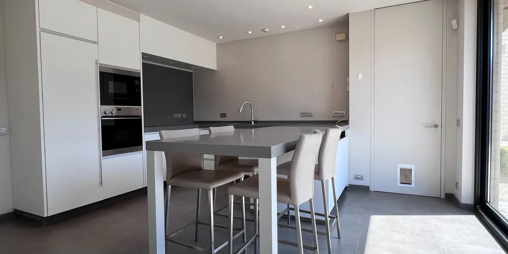 Cuisine - Maison Polyvalente avec Jardin à Zwevezele